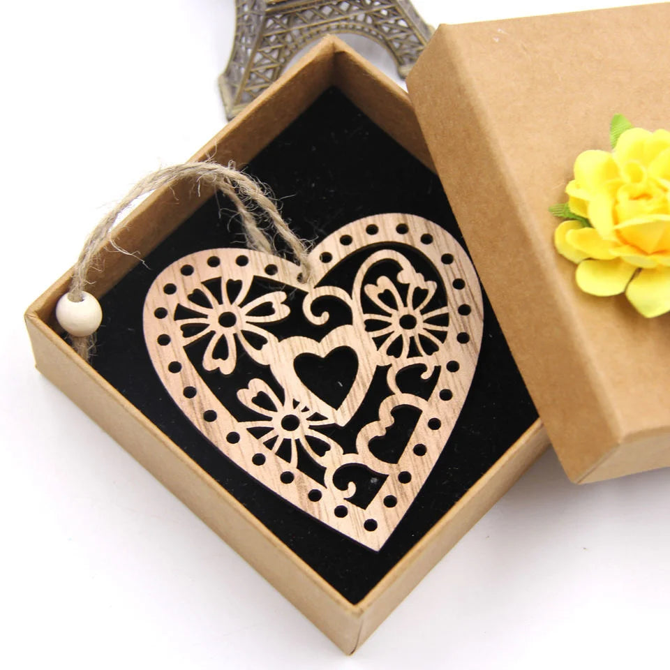 12PCS/Lot DIY Hollow Heart Wooden Pendants Ornaments Party Gifts Home Decor Wedding/Christmas Party Decorations Kids Gift