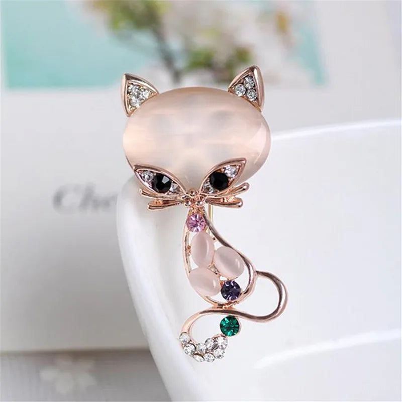 Cute Cat Brooch  Butterfly Rhinestone Women Alloy Animal Pins Crystal Corsage Lapel Pin Collar Button Party Dress Accessories
