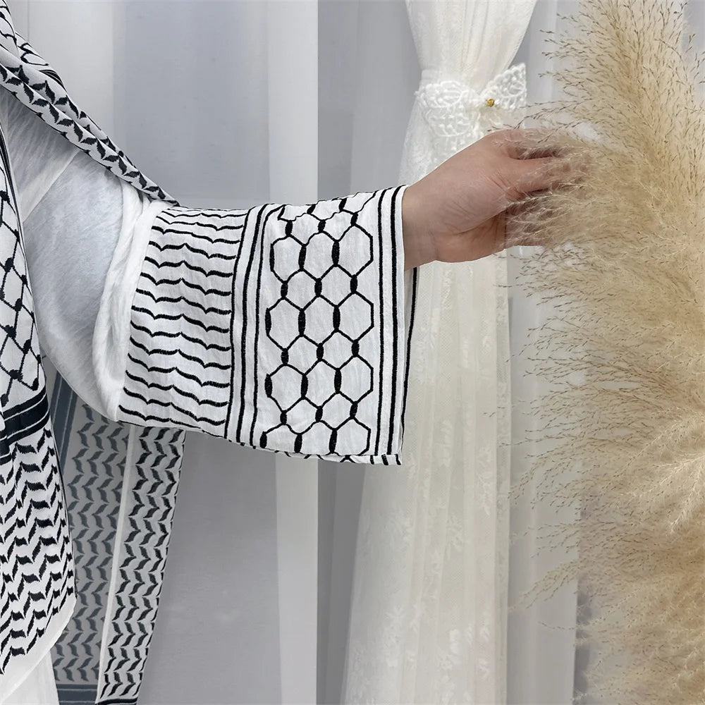 2025 New Abayas For Women Modest Embroidered Open Kimono Dubai Muslim Dress Islam Clothing Robe Caftan Marocain Femme Kebaya