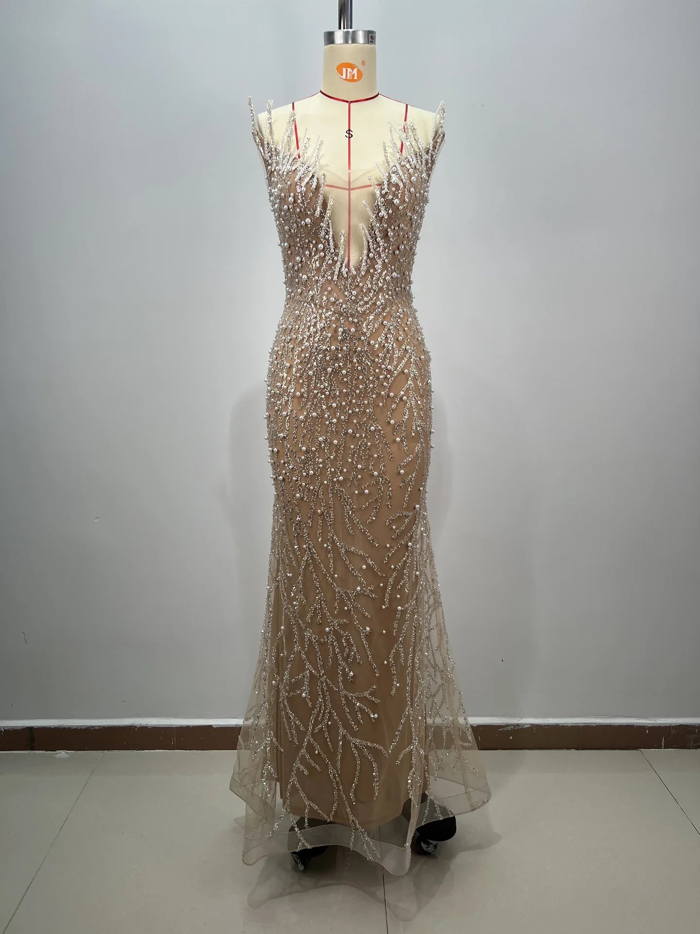 Haute couture Wedding　Party　dress　Sequin embroidery Pearl Beading Sexy V－Neck　Strapless Dress  Celebrity Birthday Party Outfit