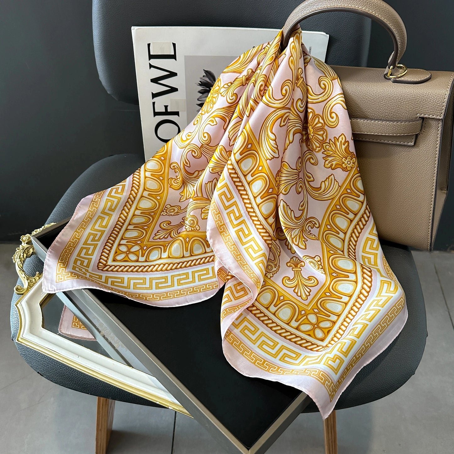 2025 New Fashion 70X70cmPrinted Women's Scarf Pashmina Silk Scarf Square Shawl Decorative Headband Neck Luxury Design Bandana