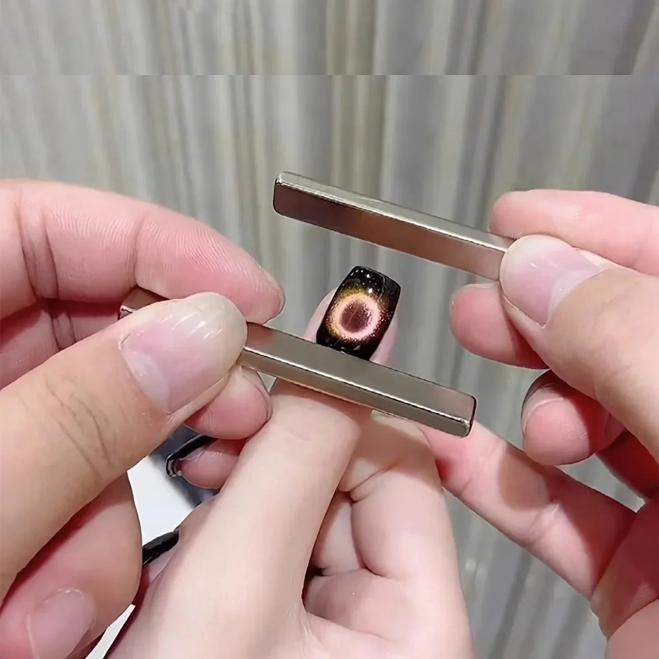 2pcs Nail Art Magnetic Pen 3D Cat Eye Painting Nails Art Design Dual-Ended Magnet Wand Gel Polish Magic for Christmas Manicure D